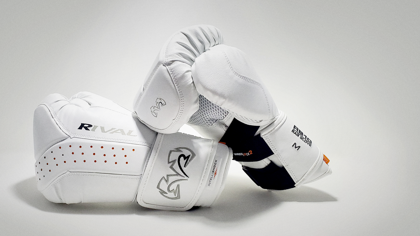The RB10 Bag Gloves in All-white